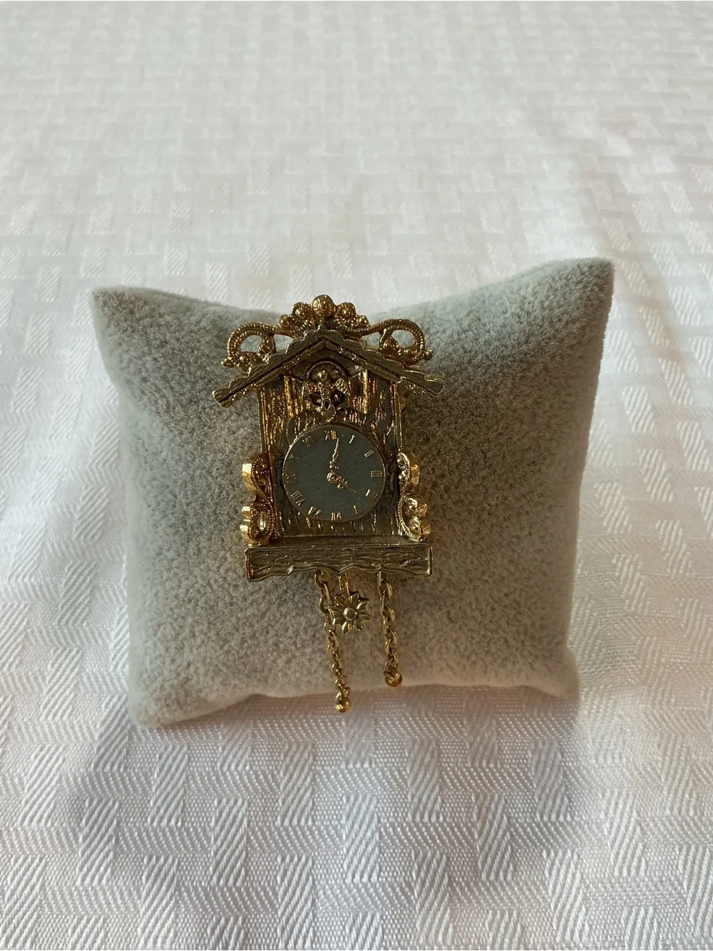 Cuckoo Clock Vintage Gold Tone Brooch